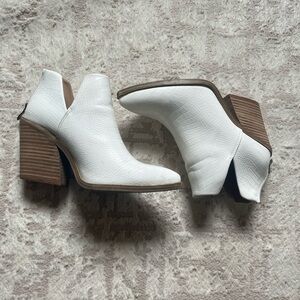 Barn Babe White Ankle Boots Size 8